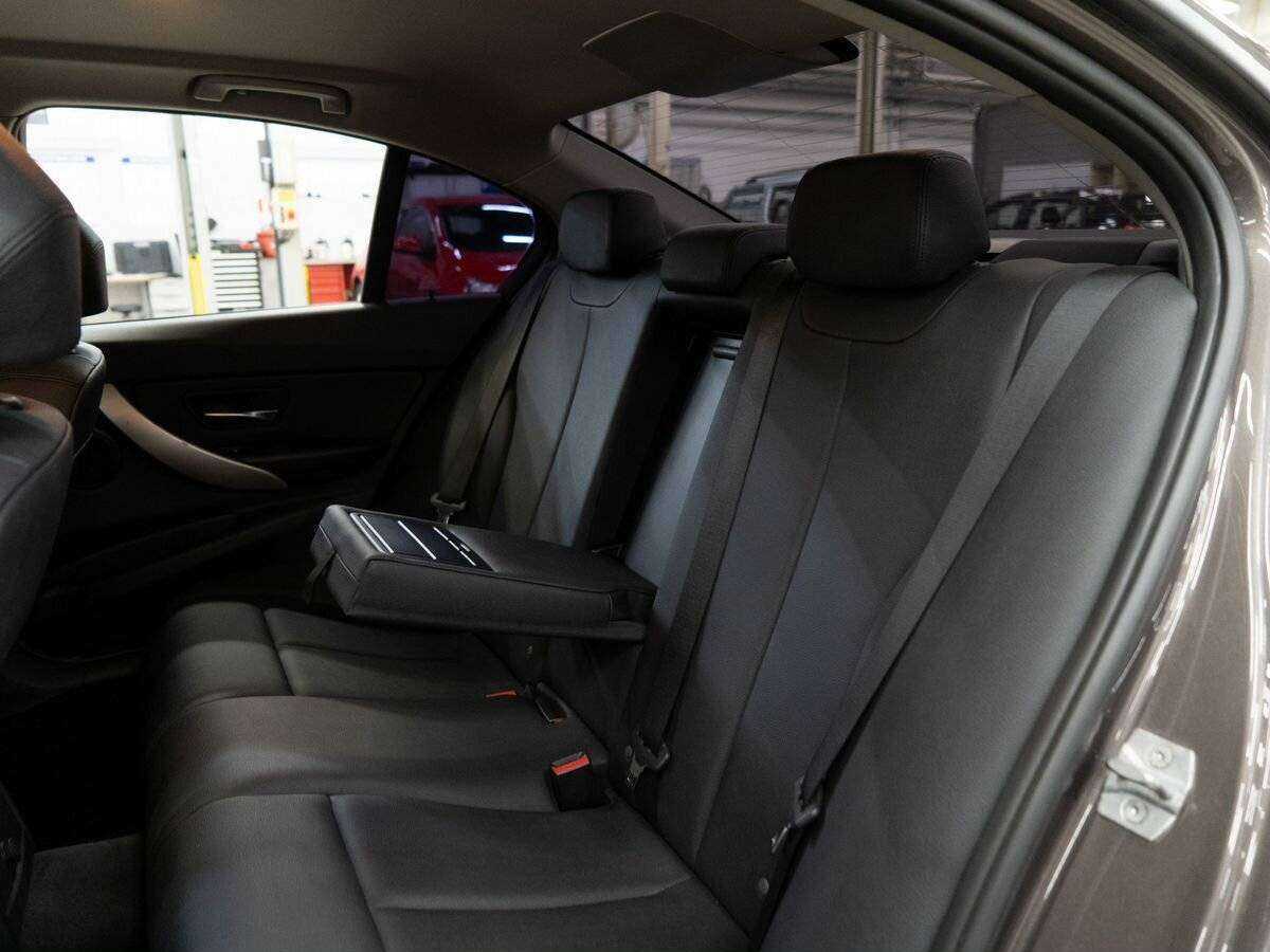 BMW 3 серии с пробегом — 2014 год. Фото: #6