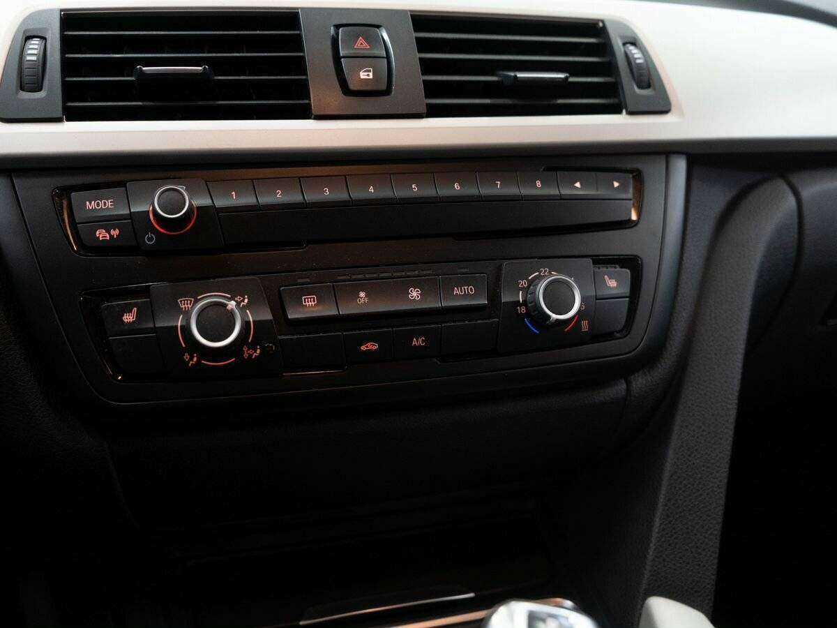 BMW 3 серии с пробегом — 2014 год. Фото: #10