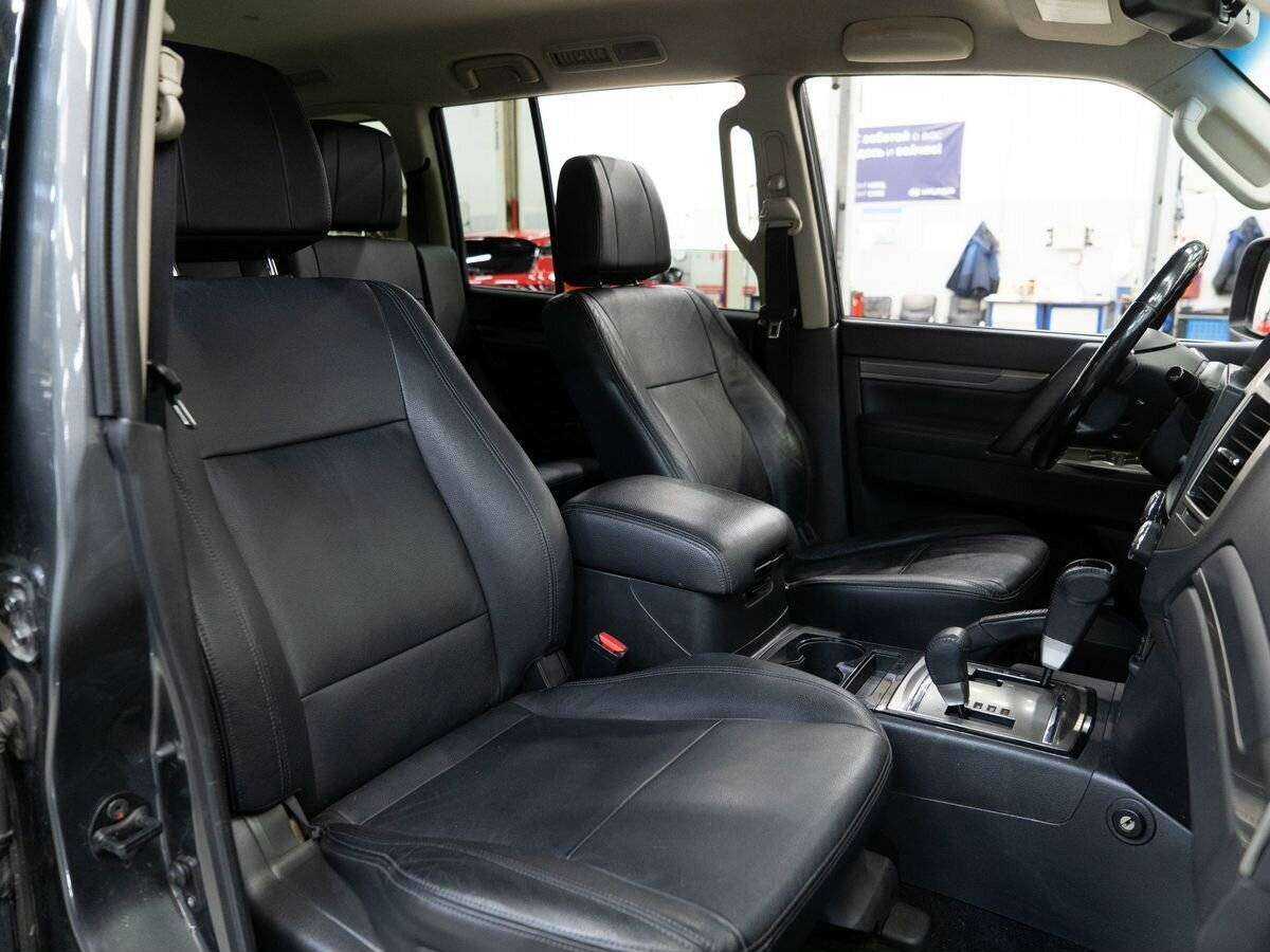 Mitsubishi Pajero с пробегом — 2014 год. Фото: #7