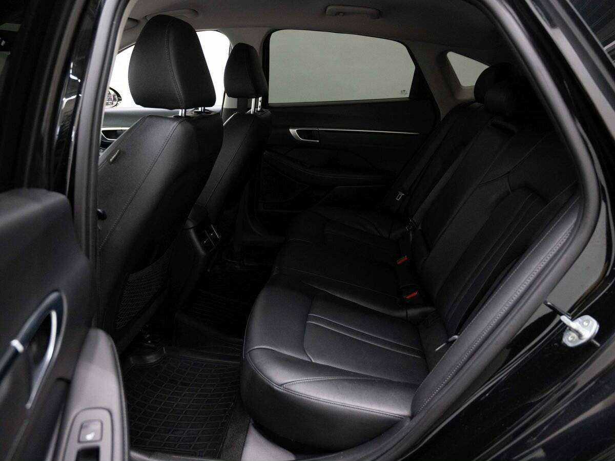 Hyundai Sonata с пробегом — 2021 год. Фото: #9