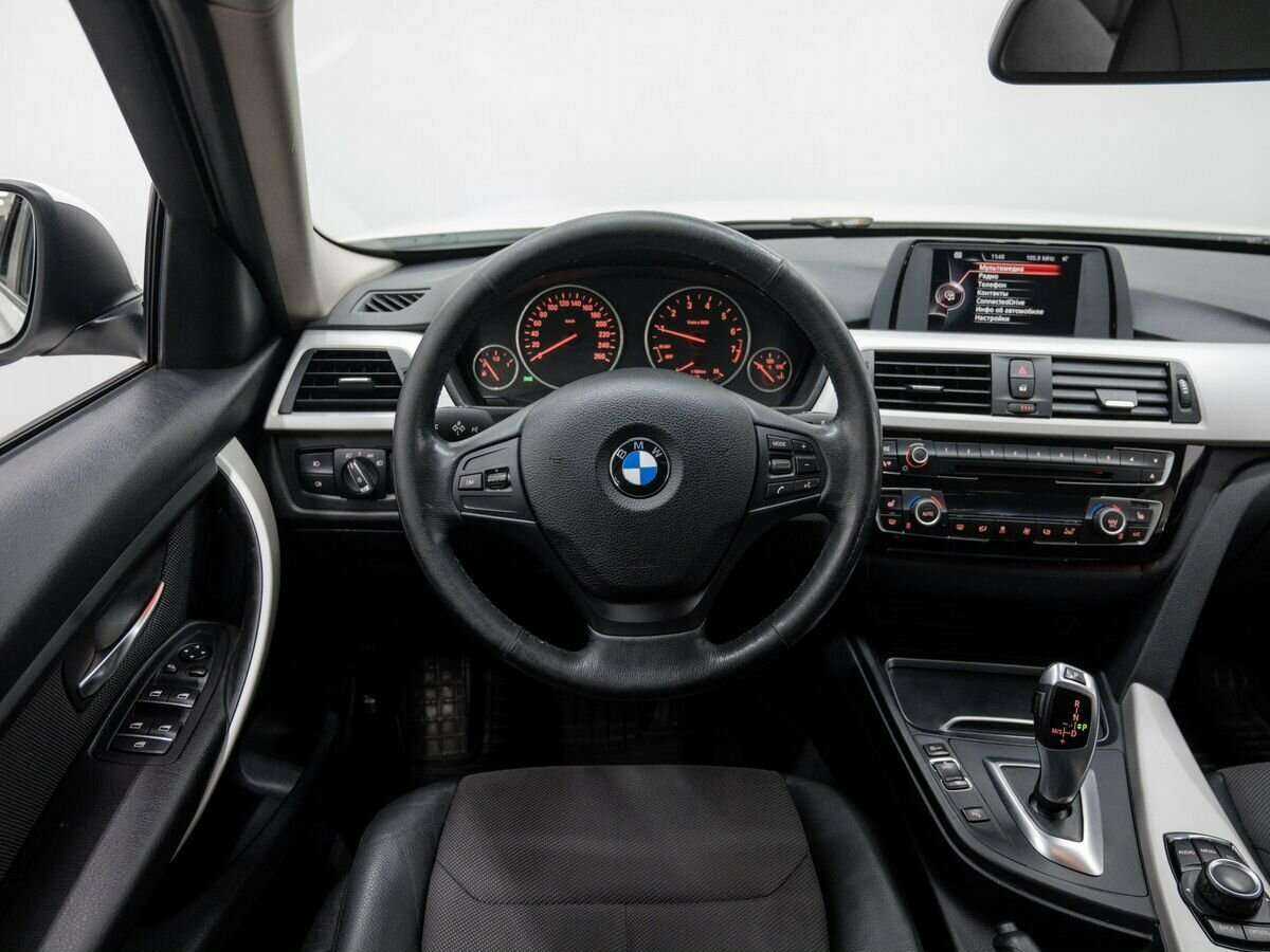 BMW 3 серии с пробегом — 2016 год. Фото: #10