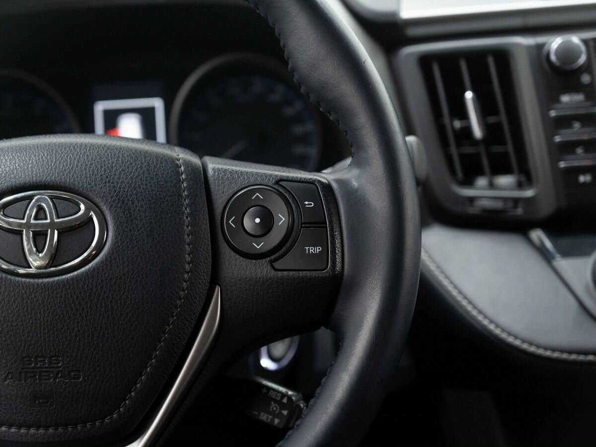 Toyota RAV4 с пробегом — 2017 год. Фото: #11