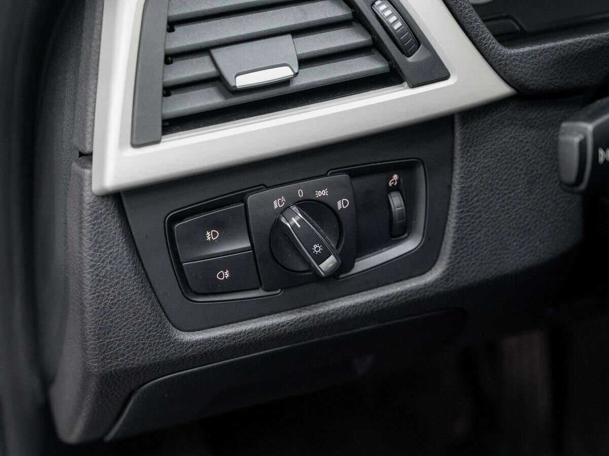 BMW 3 серии с пробегом — 2015 год. Фото: #15