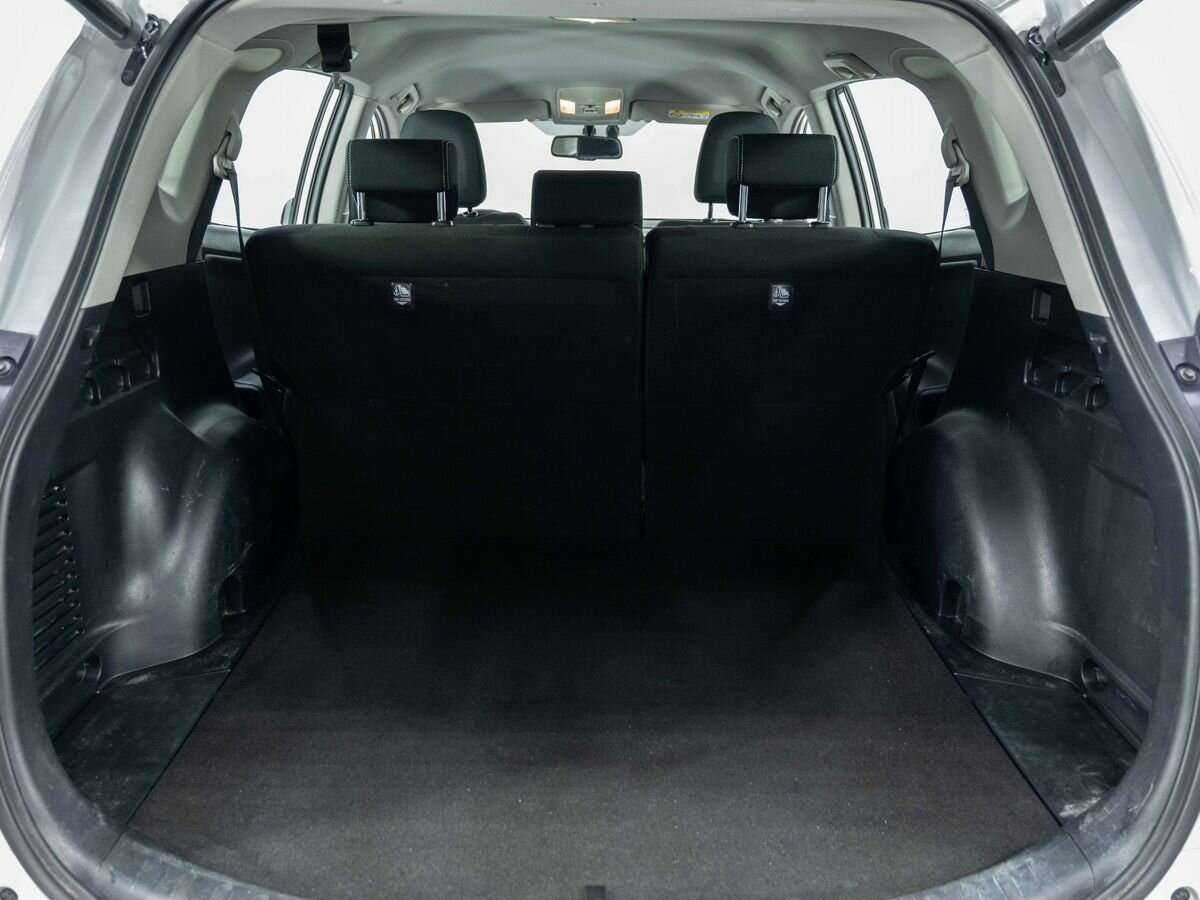 Toyota RAV4 с пробегом — 2019 год. Фото: #23