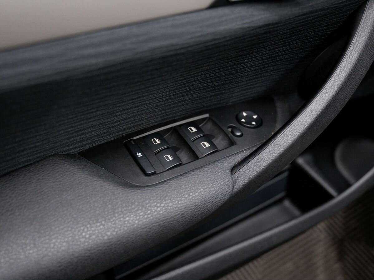 BMW X1 с пробегом — 2013 год. Фото: #14