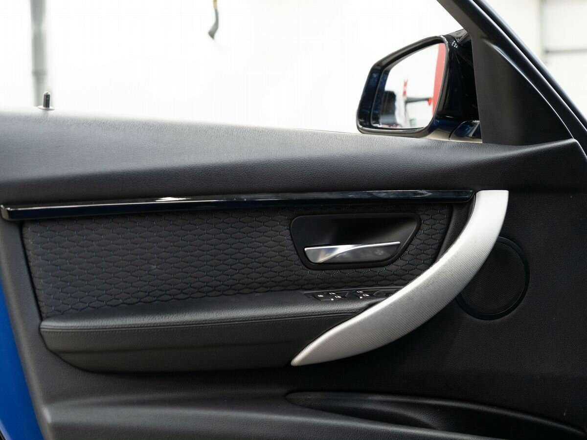 BMW 3 серии с пробегом — 2016 год. Фото: #15