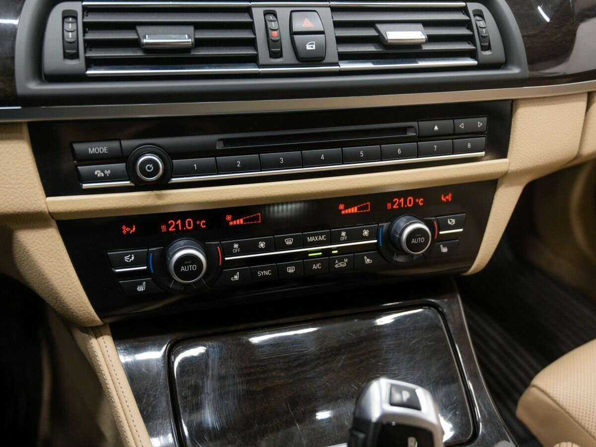 BMW 5 серии с пробегом — 2015 год. Фото: #22