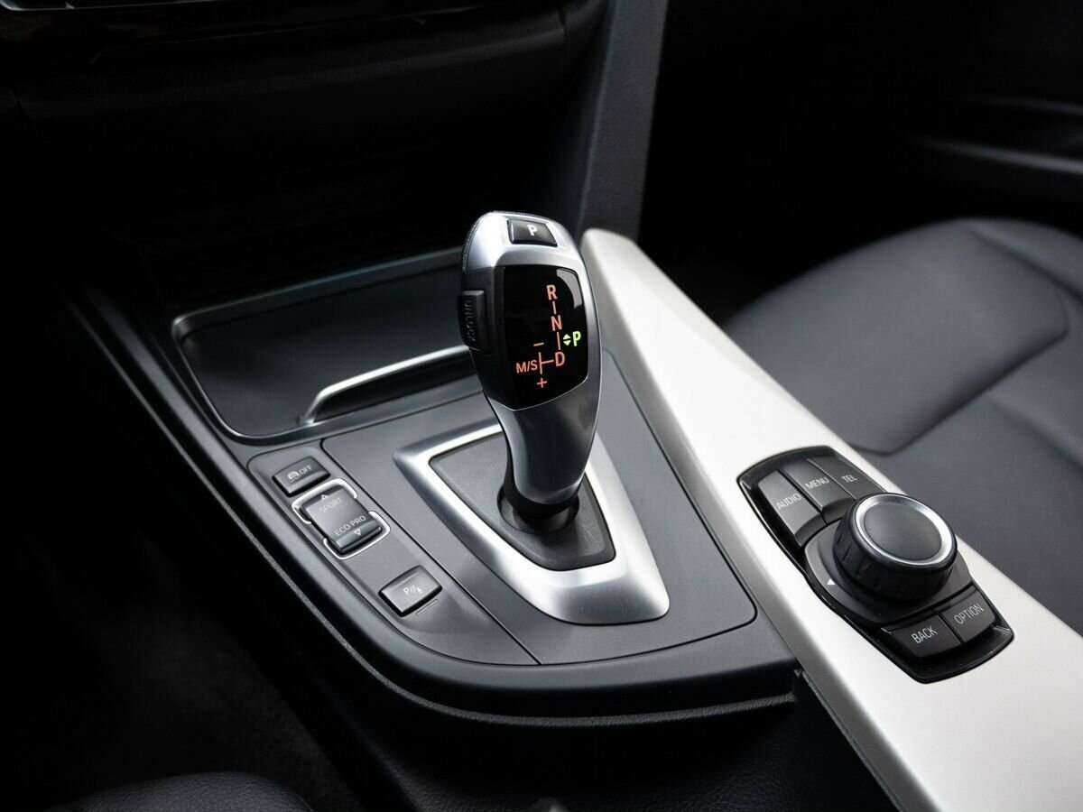 BMW 3 серии с пробегом — 2016 год. Фото: #16