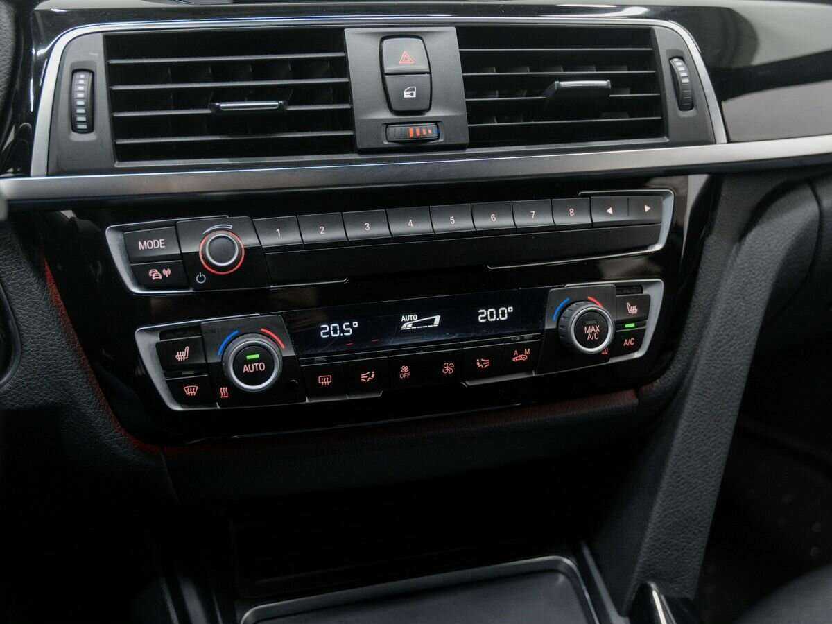 BMW 3 серии с пробегом — 2017 год. Фото: #26