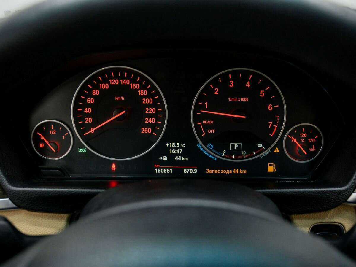 BMW 3 серии с пробегом — 2012 год. Фото: #18