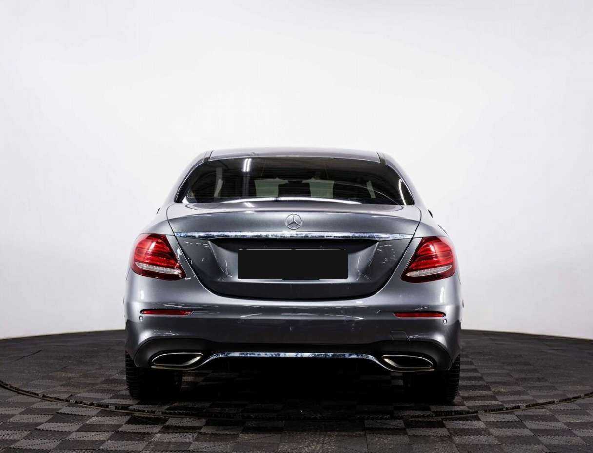 Mercedes-Benz E-Класс с пробегом — 2018 год. Фото: #3