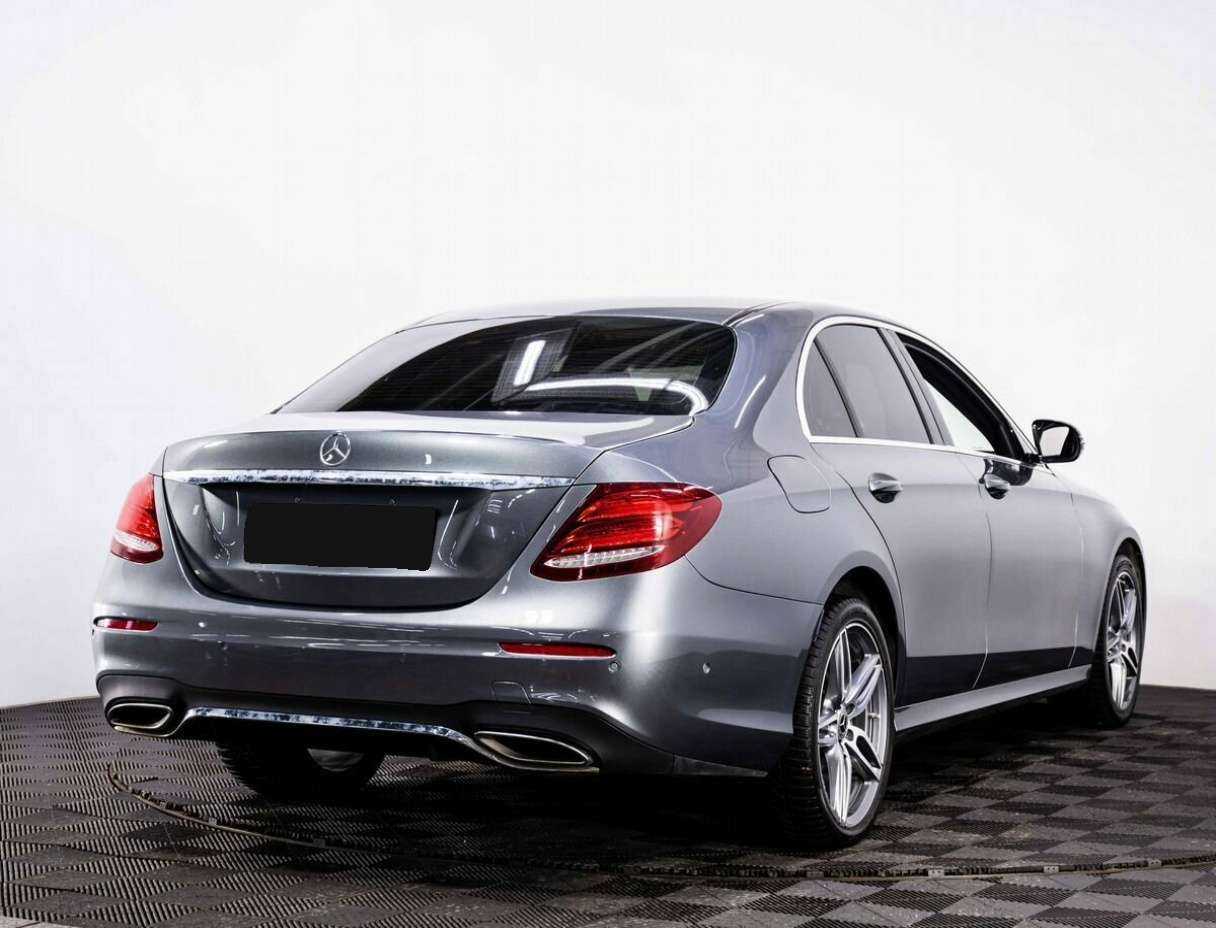 Mercedes-Benz E-Класс с пробегом — 2018 год. Фото: #4