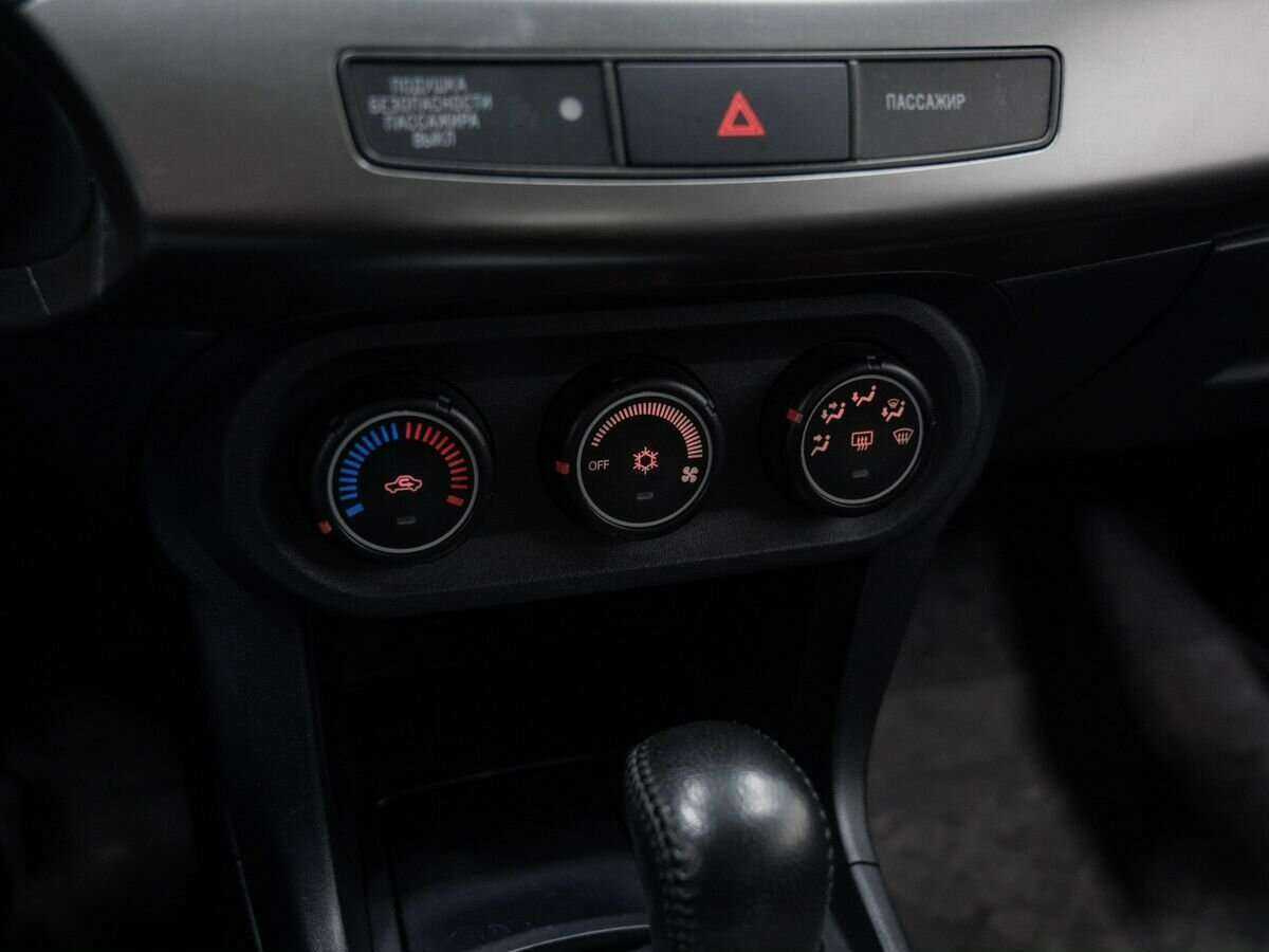 Mitsubishi Lancer с пробегом — 2012 год. Фото: #14