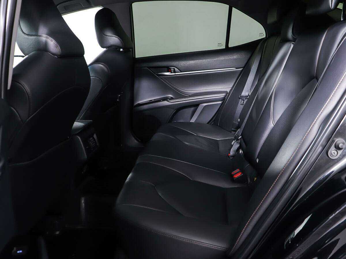 Toyota Camry с пробегом — 2020 год. Фото: #4