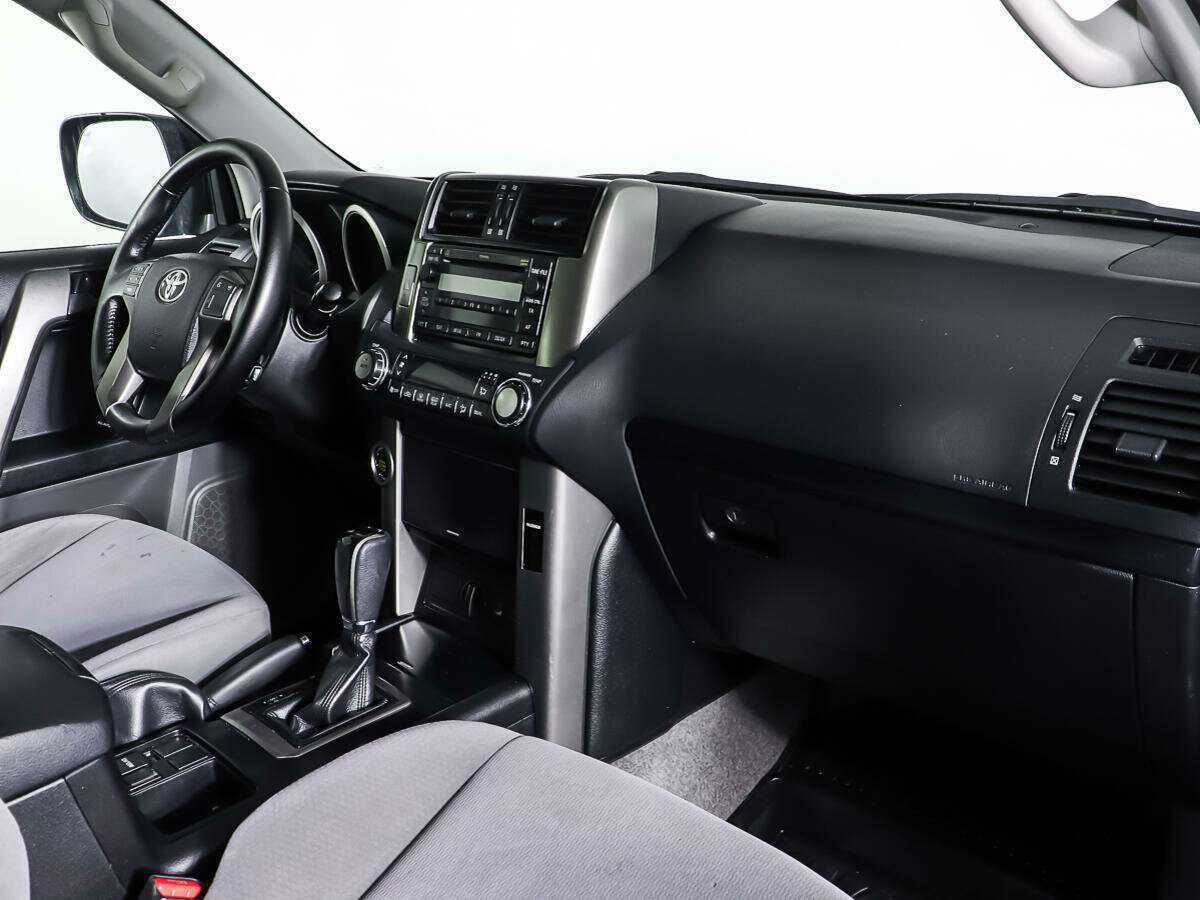 Toyota Land Cruiser Prado с пробегом — 2012 год. Фото: #8