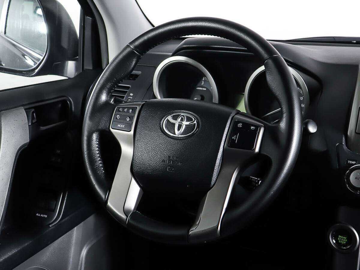 Toyota Land Cruiser Prado с пробегом — 2012 год. Фото: #14