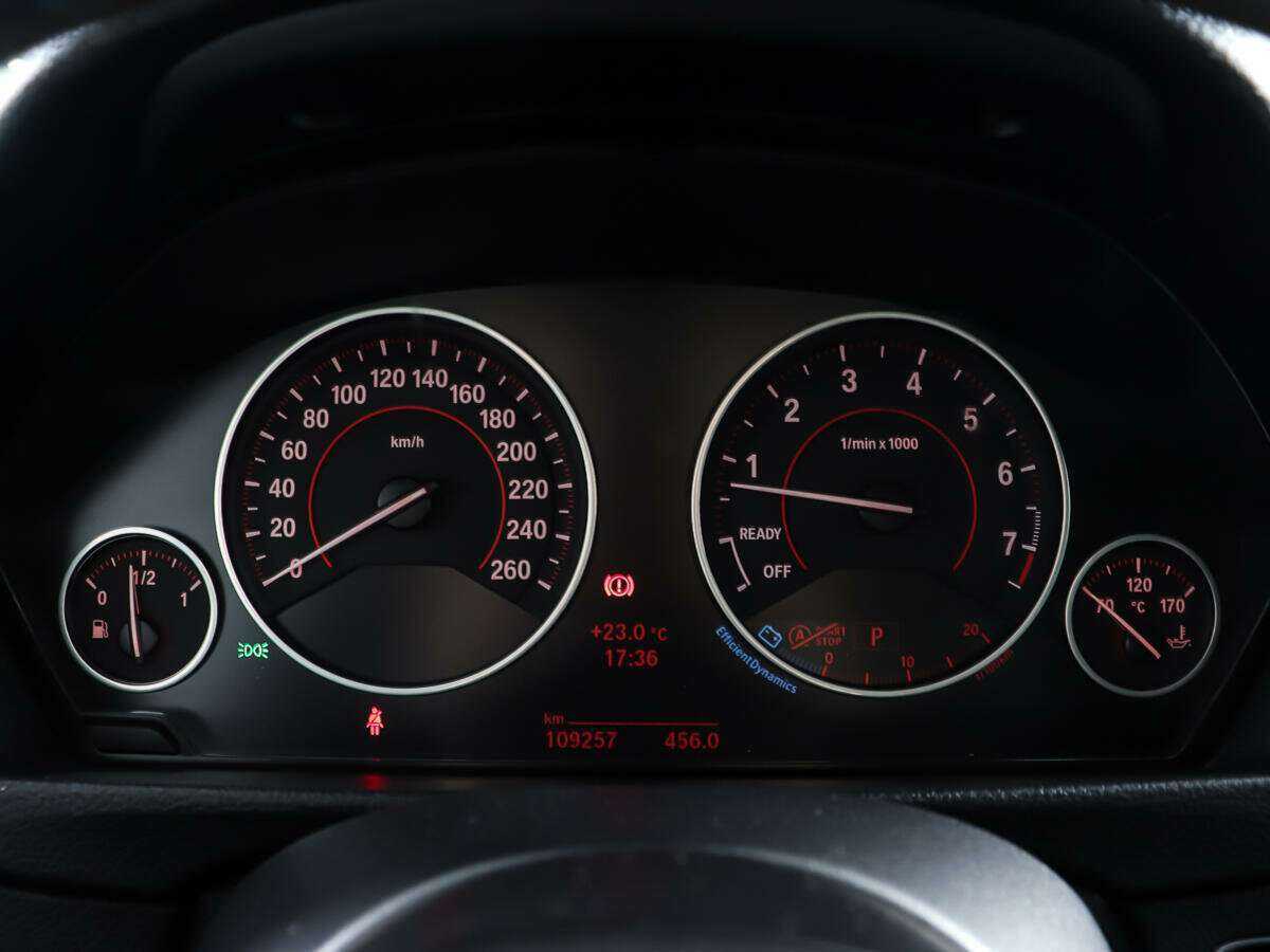 BMW 3 серии с пробегом — 2013 год. Фото: #11