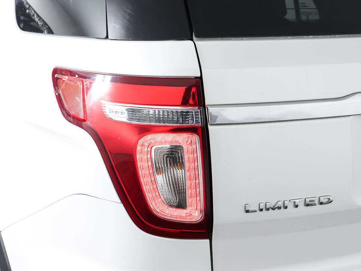 Ford Explorer с пробегом — 2012 год. Фото: #26