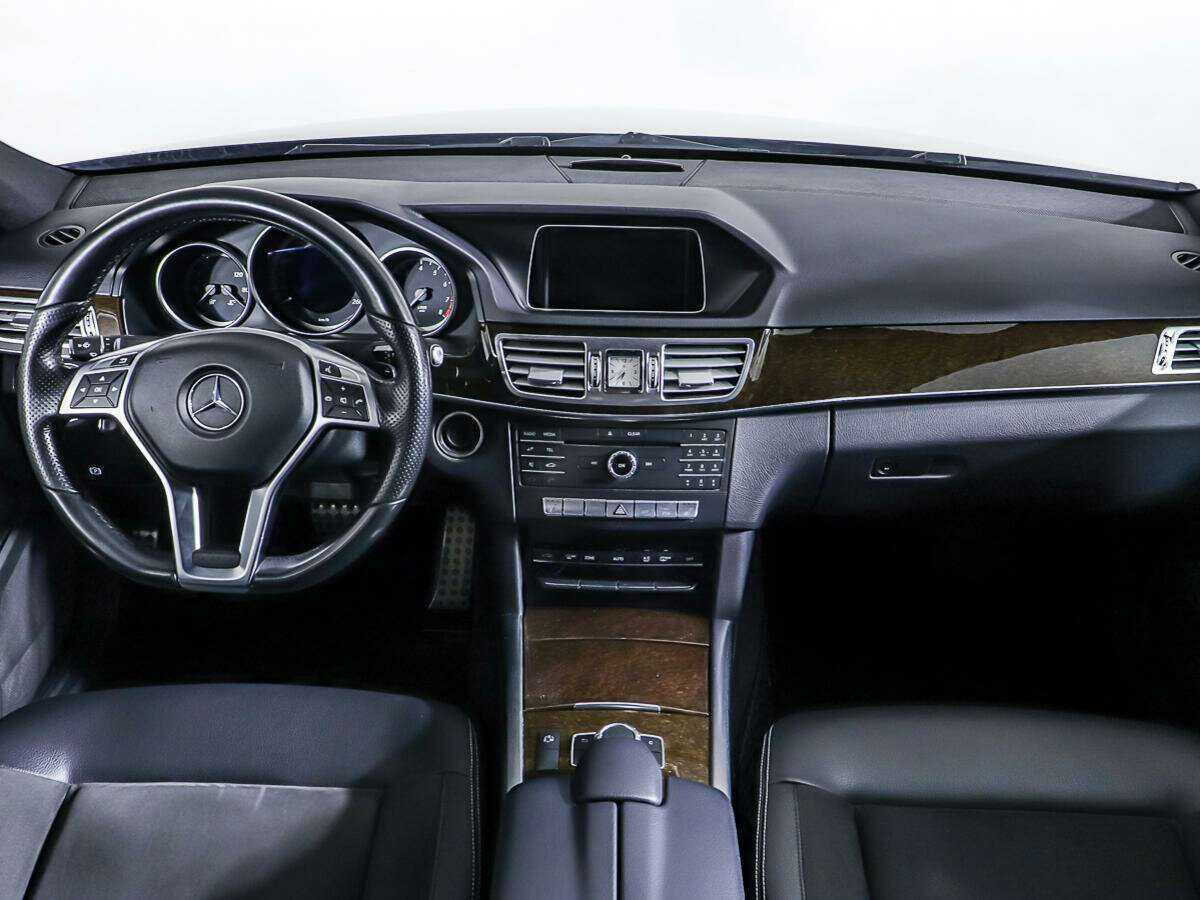 Mercedes-Benz E-Класс с пробегом — 2015 год. Фото: #10