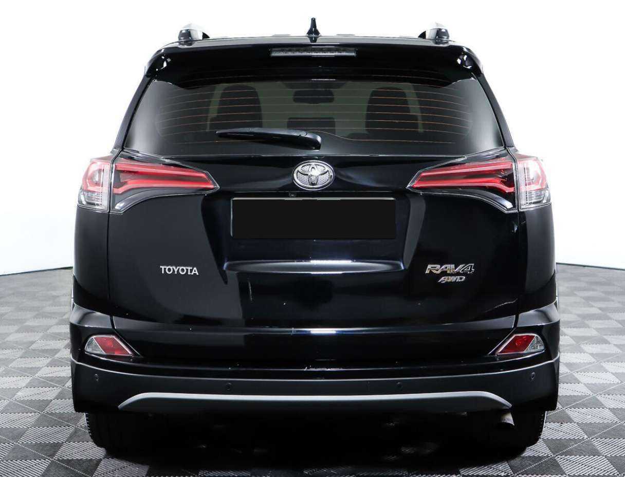 Toyota RAV4 с пробегом — 2018 год. Фото: #5
