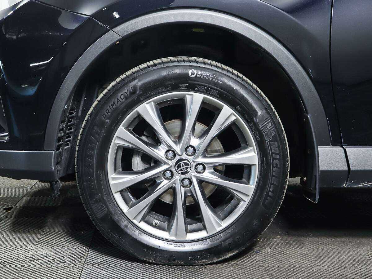 Toyota RAV4 с пробегом — 2018 год. Фото: #21