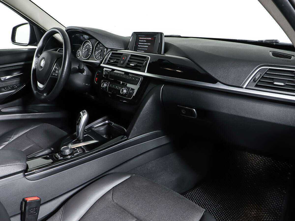BMW 3 серии с пробегом — 2017 год. Фото: #8