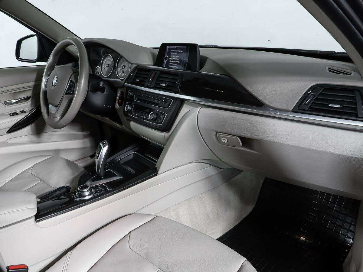 BMW 3 серии с пробегом — 2012 год. Фото: #8