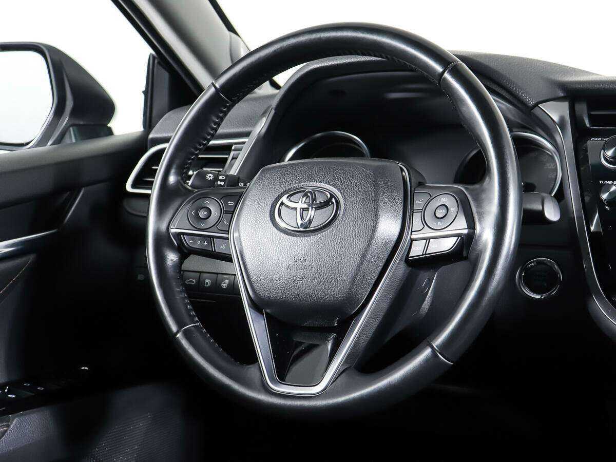 Toyota Camry с пробегом — 2019 год. Фото: #11