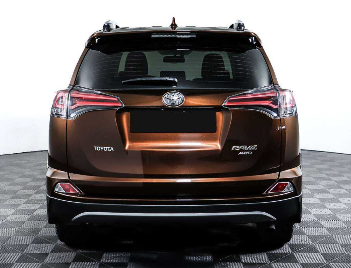 Toyota RAV4 с пробегом — 2018 год. Фото: #5