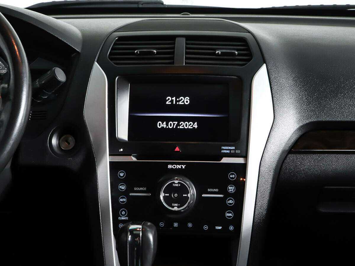 Ford Explorer с пробегом — 2012 год. Фото: #12