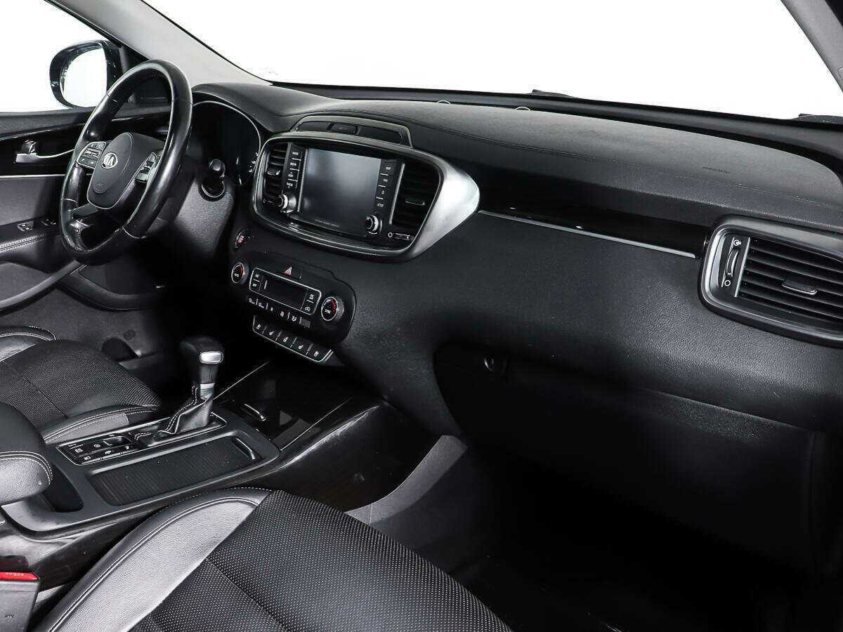 Kia Sorento с пробегом — 2017 год. Фото: #10