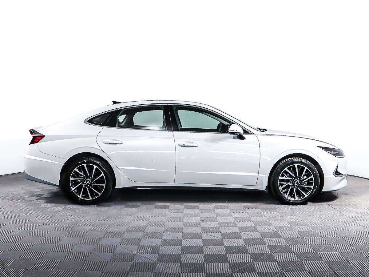 Hyundai Sonata с пробегом — 2022 год. Фото: #3