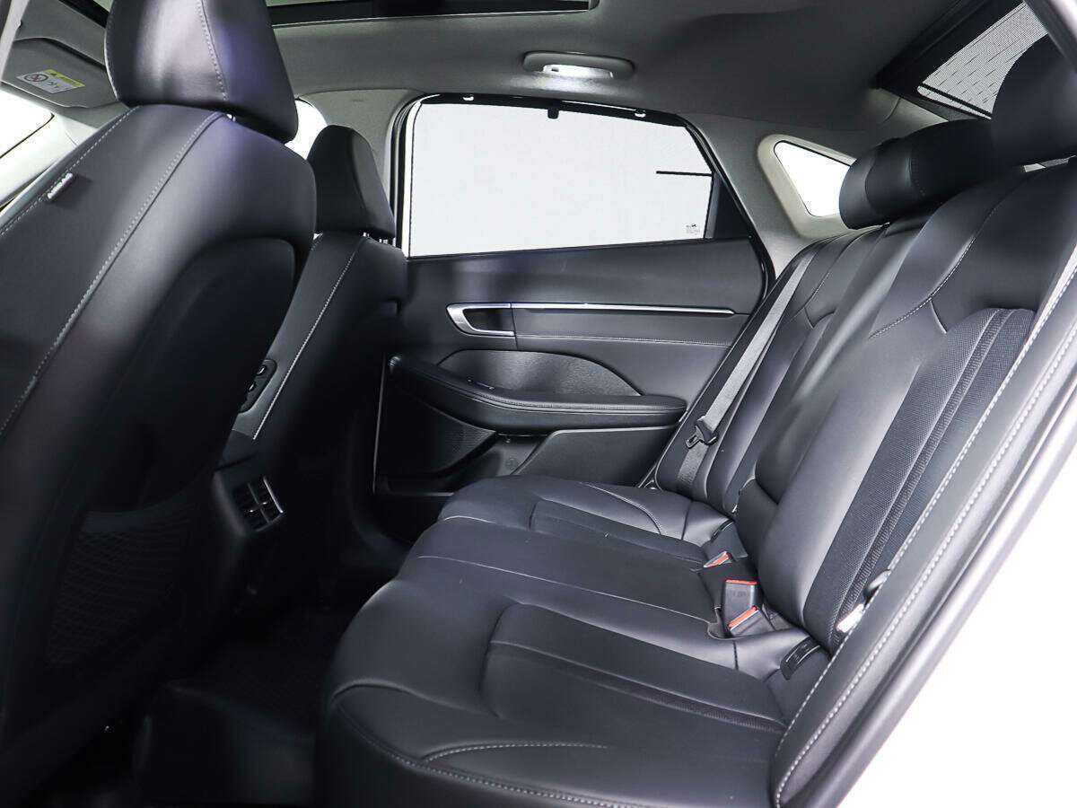 Hyundai Sonata с пробегом — 2022 год. Фото: #8