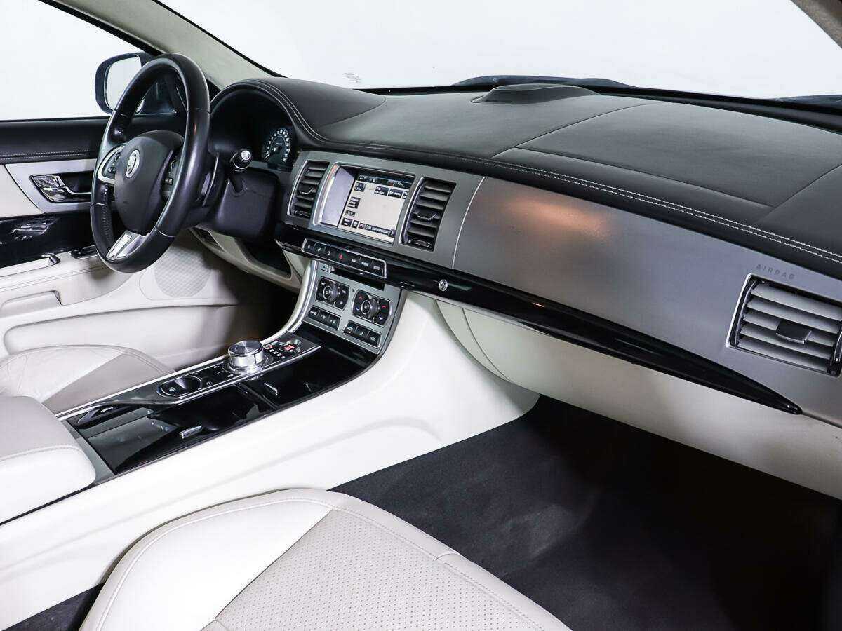 Jaguar XF с пробегом — 2012 год. Фото: #8