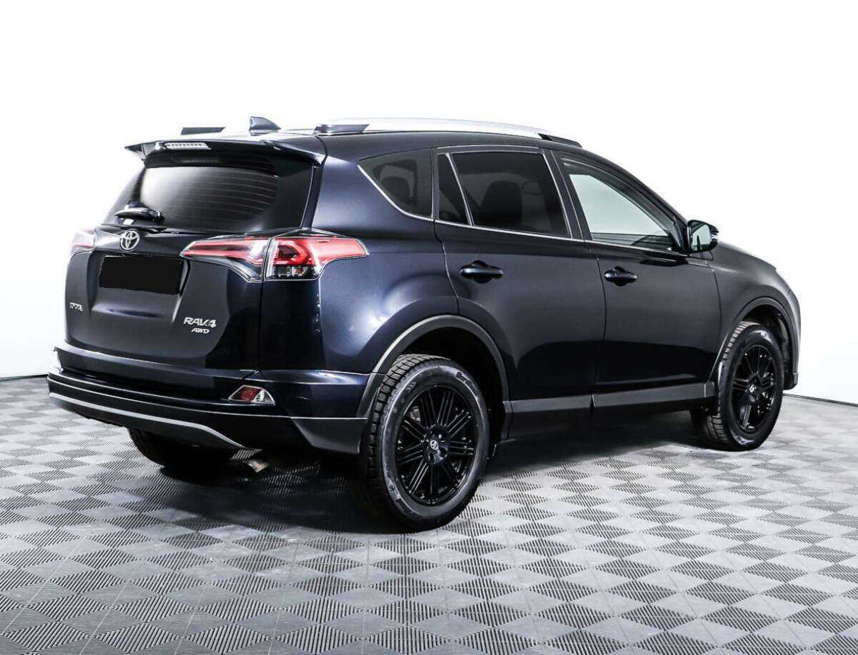 Toyota RAV4 с пробегом — 2017 год. Фото: #4