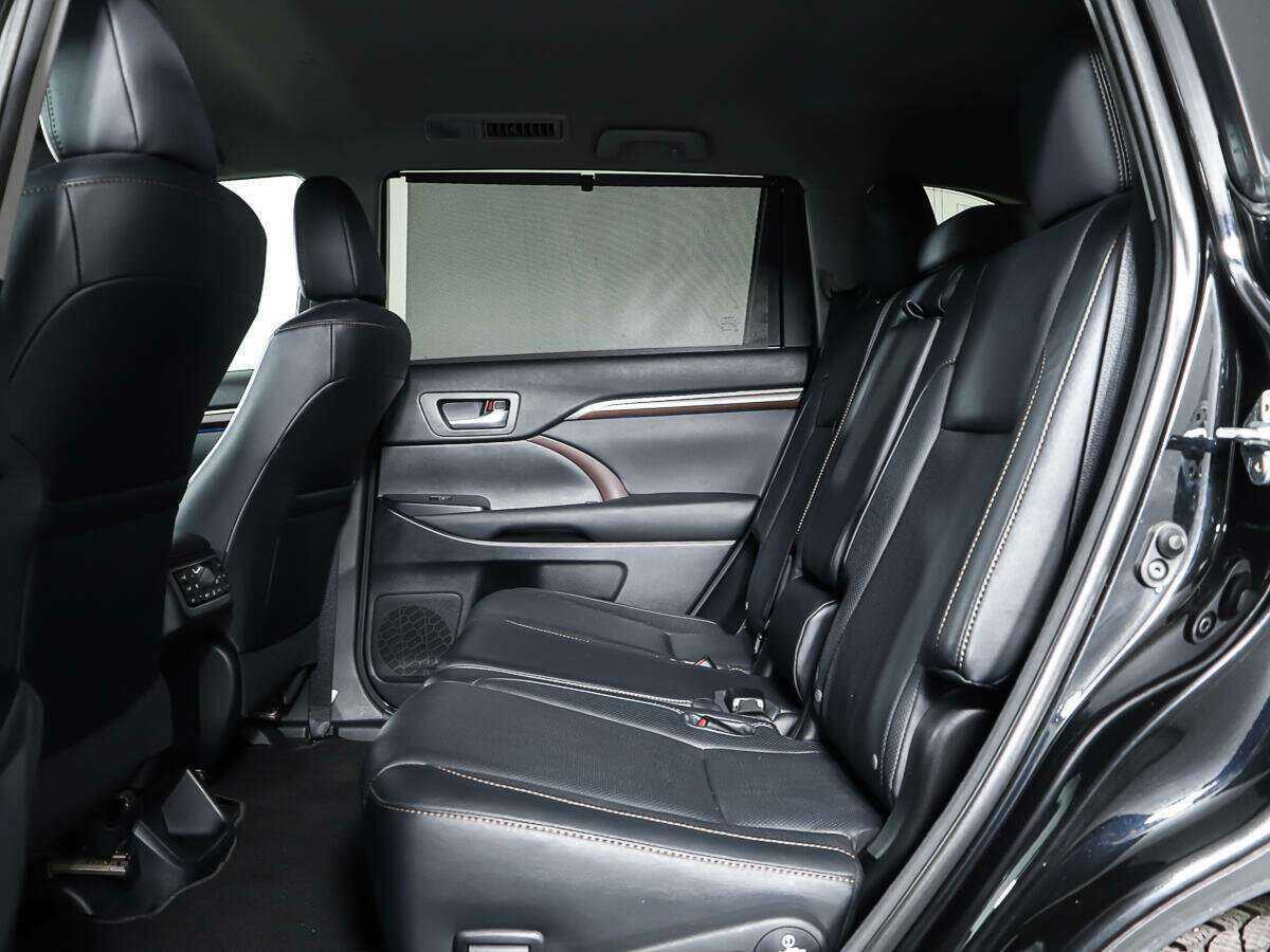 Toyota Highlander с пробегом — 2014 год. Фото: #10