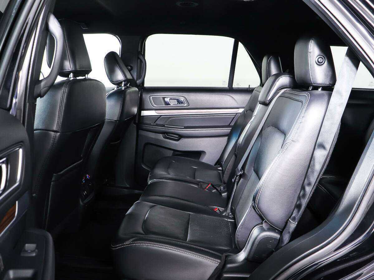 Ford Explorer с пробегом — 2018 год. Фото: #9