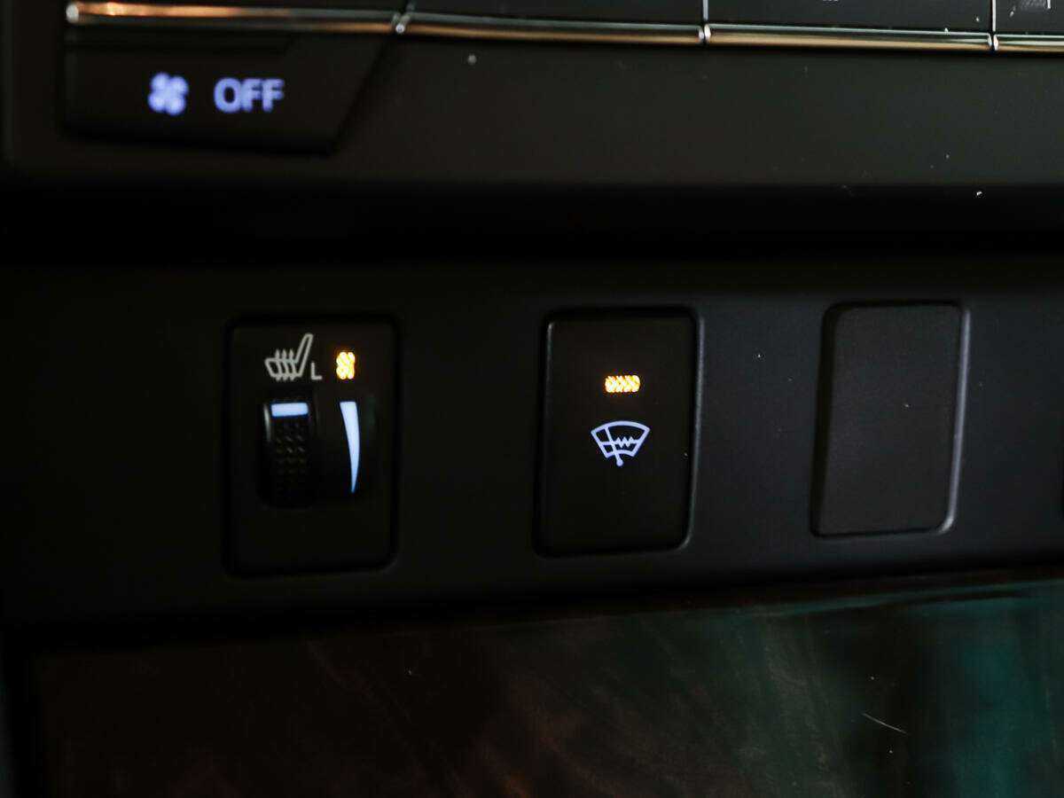 Toyota Camry с пробегом — 2017 год. Фото: #21