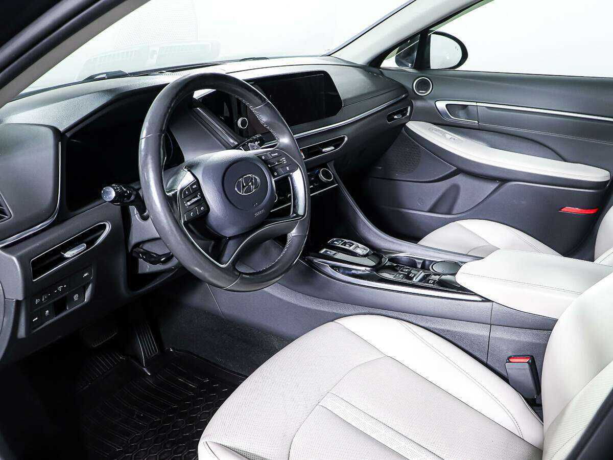 Hyundai Sonata с пробегом — 2020 год. Фото: #12