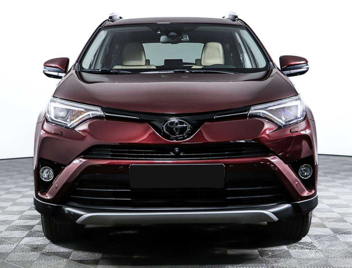 Toyota RAV4 с пробегом — 2018 год. Фото: #1