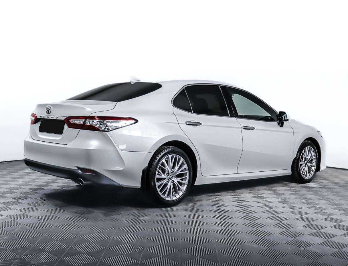 Toyota Camry с пробегом — 2018 год. Фото: #4