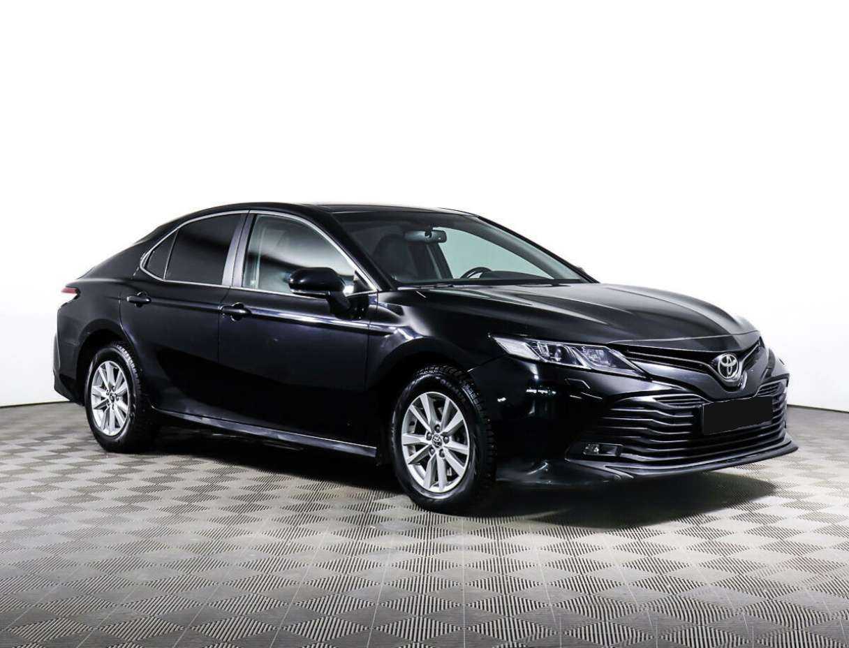 Toyota Camry с пробегом — 2018 год. Фото: #2