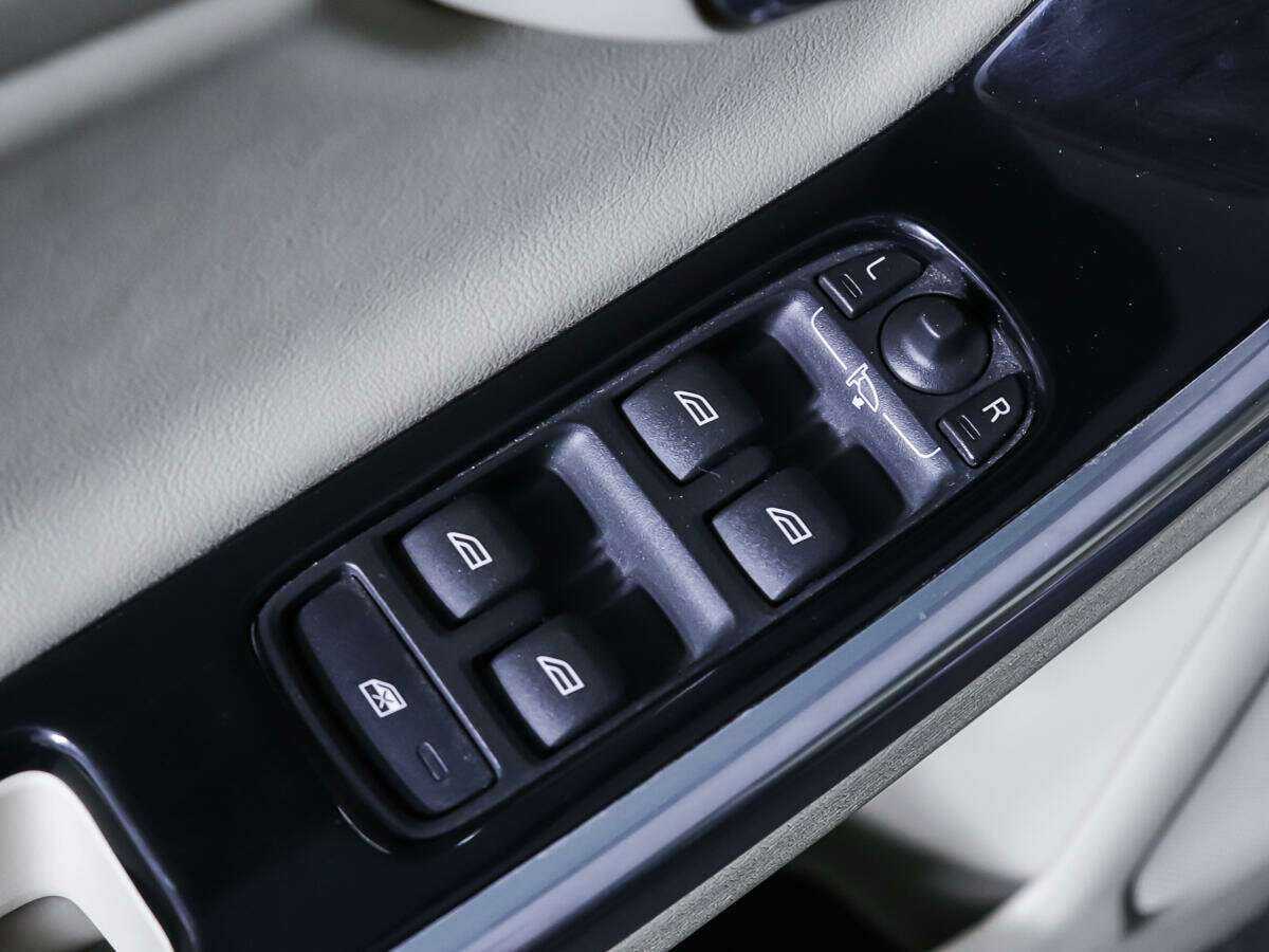 Volvo S60 с пробегом — 2014 год. Фото: #17