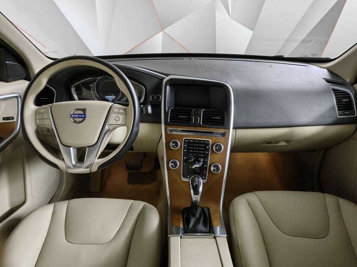 Volvo XC60 с пробегом — 2015 год. Фото: #10