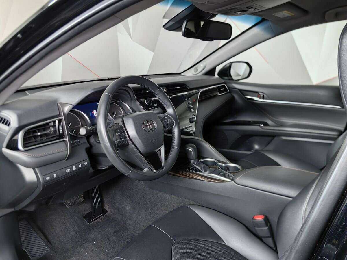 Toyota Camry с пробегом — 2020 год. Фото: #12