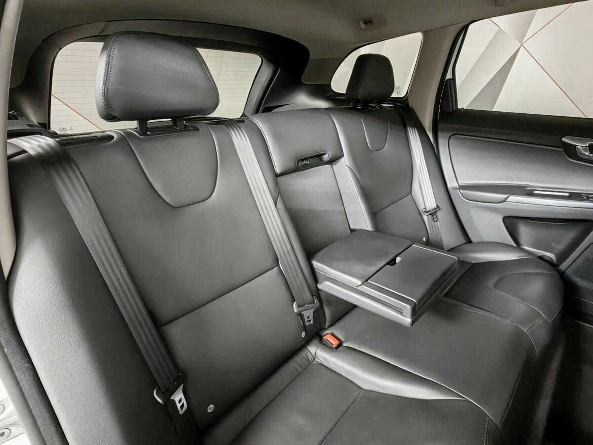 Volvo XC60 с пробегом — 2016 год. Фото: #11