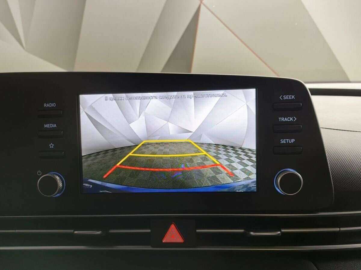 Hyundai Elantra с пробегом — 2022 год. Фото: #20