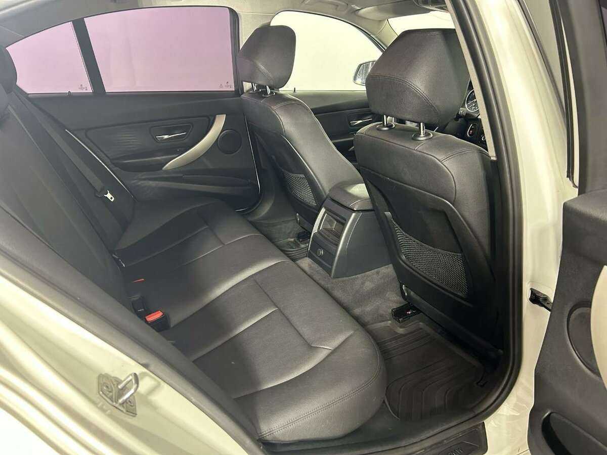 BMW 3 серии с пробегом — 2014 год. Фото: #16