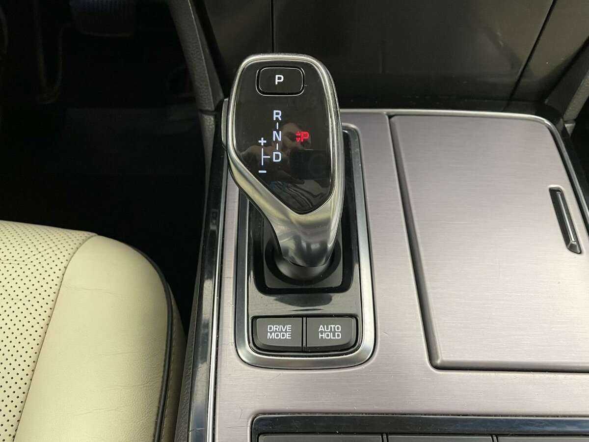 Hyundai Equus с пробегом — 2013 год. Фото: #12