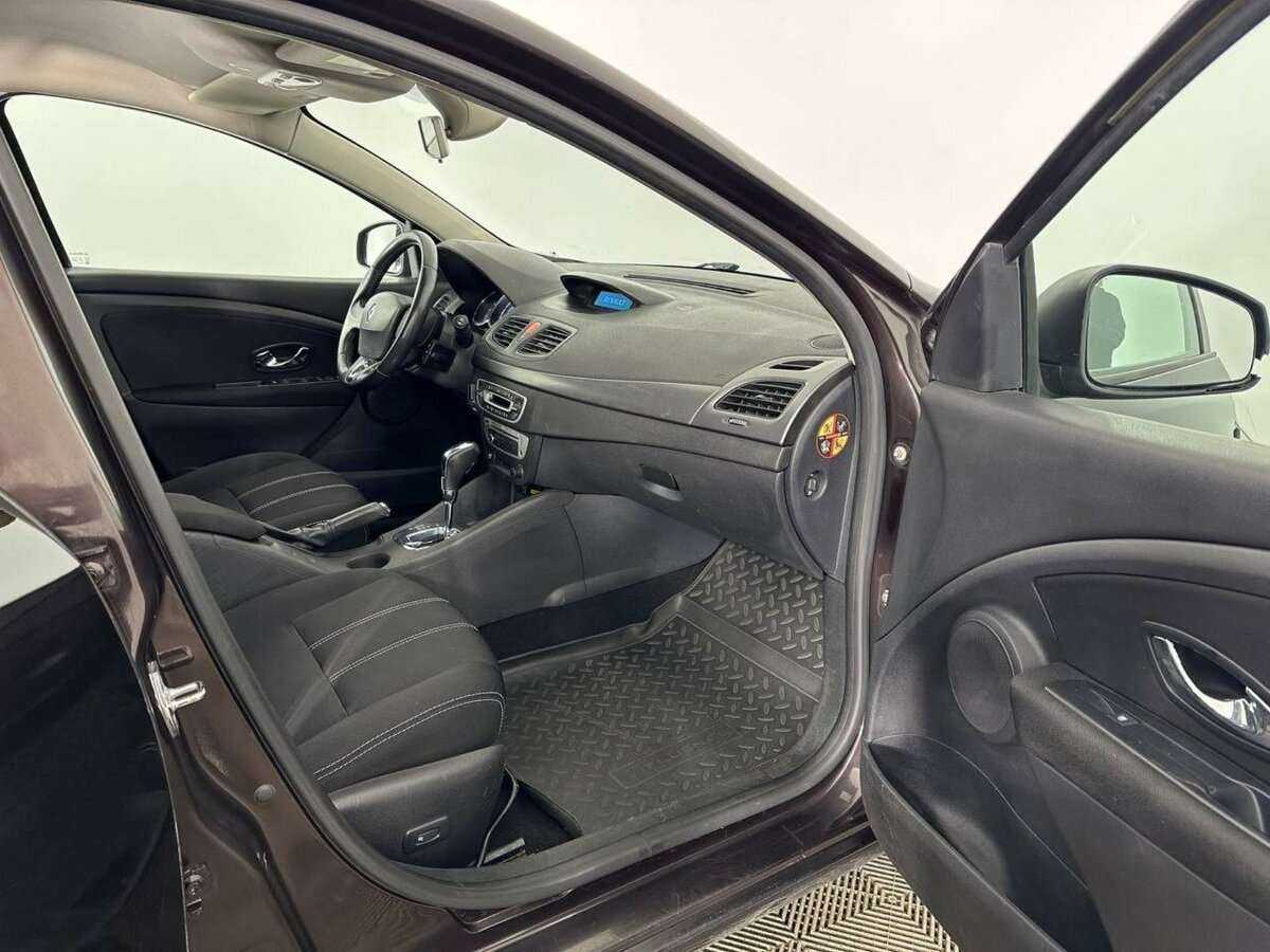 Renault Fluence с пробегом — 2014 год. Фото: #13